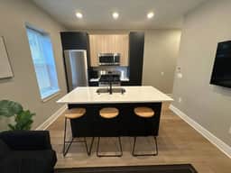 2 bedroom ,Steps to beach & boardwalk a4