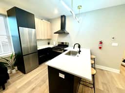 Beachblock 3bedroom, full kitchen, all new. 110 b1