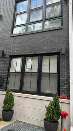 Rittenhouse, 4 level, 2 bedroom,& rooftop.