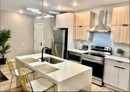 2 bedroom, 1 block beach, kitchen,livingroom. #3