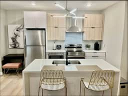 2 bedroom, 1 block beach, kitchen,livingroom. #3