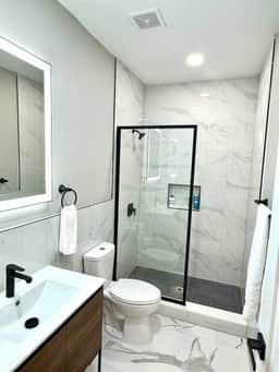 1 bed, kitchen, 1block to beach. Unit 10.