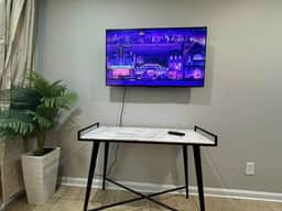 University 1 bedroom, kitchen , living room,#3.