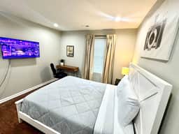 University 1 bedroom, kitchen , living room,#3.