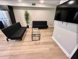 close to convention & centercity unit 4