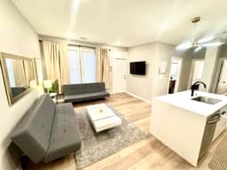 2 bedroom, kitchen 1block to beach ,parking.unit 8