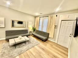 2 bedroom, kitchen 1block to beach ,parking.unit 8