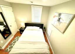 2 bedroom small house in university city sleeps 5.