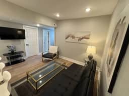 New 2 bedroom w/deck 2 block to beach & boardwalk