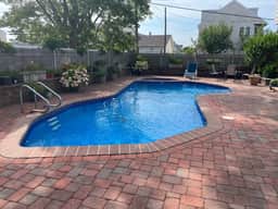 4 bedroom house with pool and backyard on bayside.