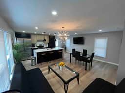 3 bedroom across from Tropicana, beach ,boardwalk.