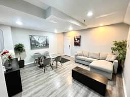 5 bedroom:  1 block beach , boardwalk ,Tropicana.