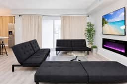 8 bedroom 2 blocks from beach & casino heart of ac