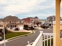 Big, newly renovated 6BR Bayview Home.