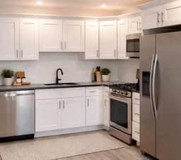 Point breeze 2 bedroom apartment with park nearby.