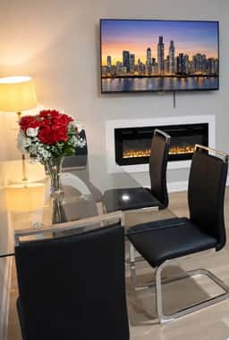 5 bedroom across from tropicana 1 block to beach