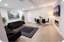 5 bedroom across from tropicana 1 block to beach