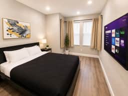4 bedroom 1 Block from beach & Tropicana Casino #1