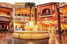 1 bedroom 1 block to tropicana casino, & beach.
