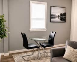 1 bedroom 1 block to tropicana casino, & beach.
