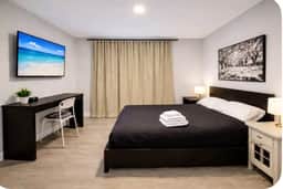 8 bedroom fit 16 close to Cesar Casino, beach.