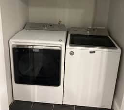 very large 5 bedroom apartment in university city