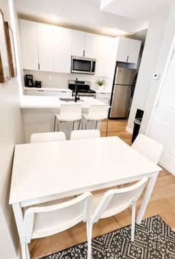 University area all new 3 bedroom livingroom.