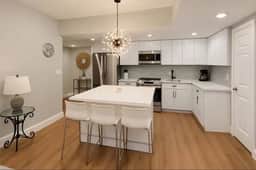 2 bedroom with deck close to hard rock and beach.