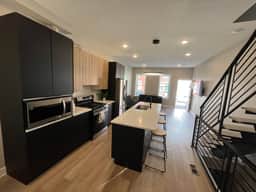 fullhouse university city 4 bed.