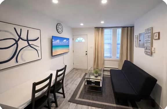 1 bed, kitchen & livingroom 1 block to beach, b1
