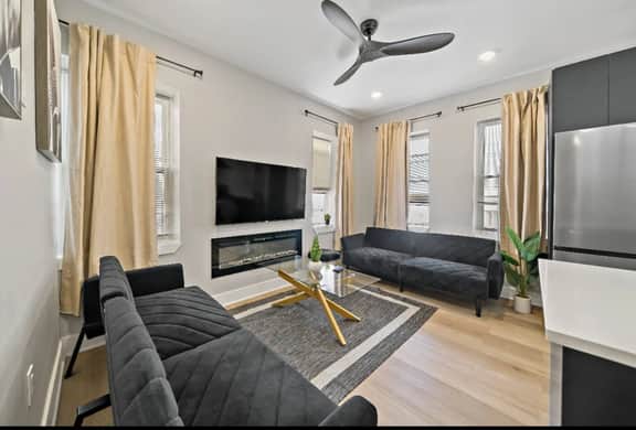Beachblock 3bedroom, full kitchen, all new. 110 b1
