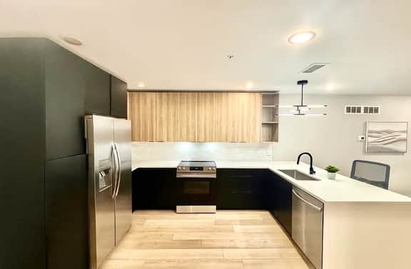 Rittenhouse 3 bedroom & backyard