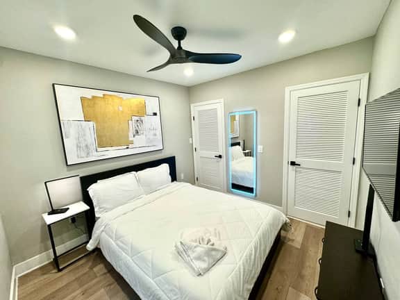 Beachblock 1bedroom w/parking 110 b2
