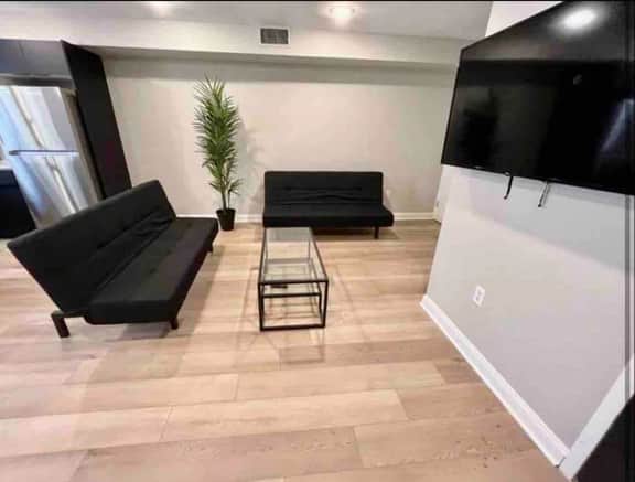 close to convention & centercity unit 4