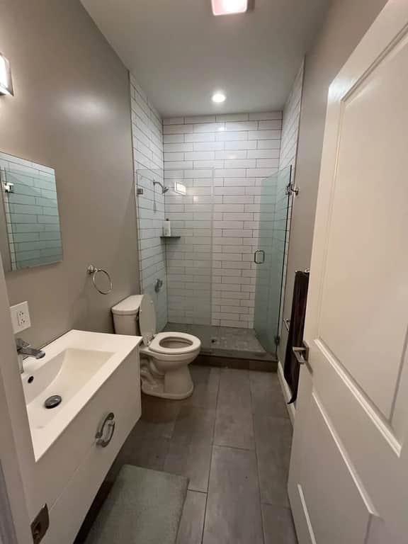 University city house 4 bedroom with backyard