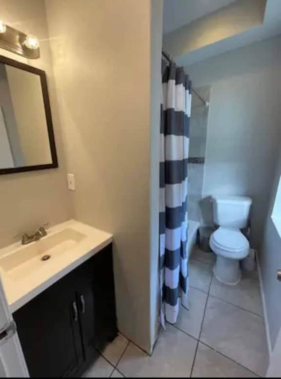 University city 1 bedroom , kitchen and livingroom