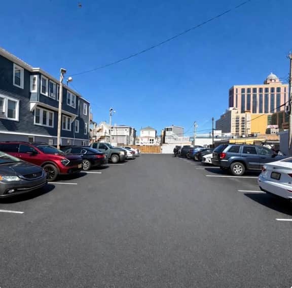 Close to Tropicana,boardwalk,beach,casino, parking
