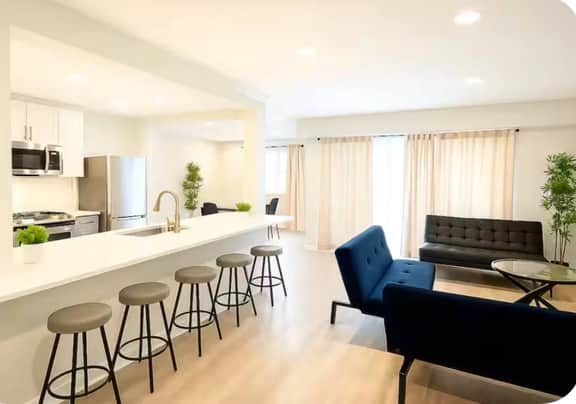 8 bedroom 2 blocks from beach & casino heart of ac
