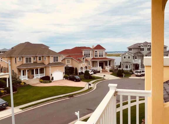 Big, newly renovated 6BR Bayview Home.