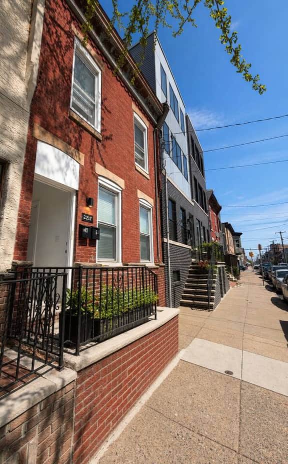 Point breeze 2 bedroom apartment with park nearby.