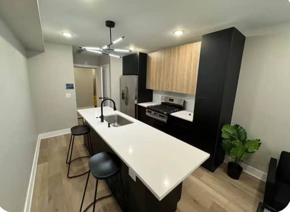 Rittenousr sq, two bedroom by level with deck #2