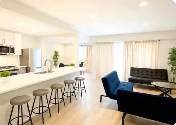 8 bedroom fit 16 close to Cesar Casino, beach.