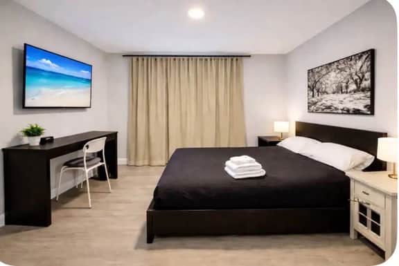 8 bedroom fit 16 close to Cesar Casino, beach.