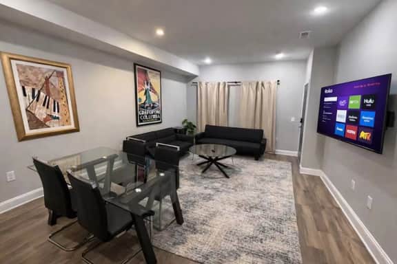 3 bedroom, backyard close to convention center 1