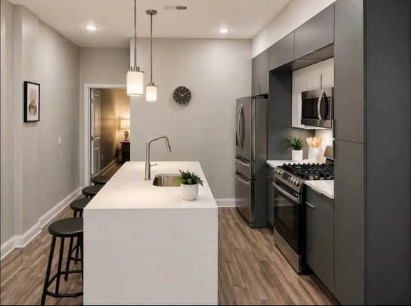 3 bedroom, backyard close to convention center 1