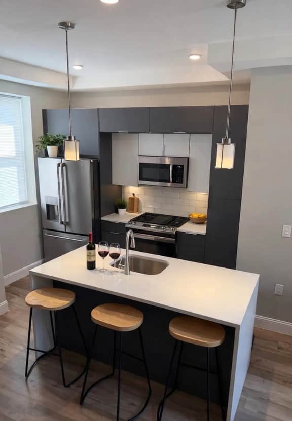 two bedroom w/rooftop close to convention center.