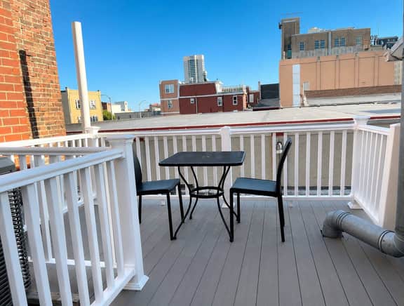 2 bedroom with deck close to hard rock and beach.