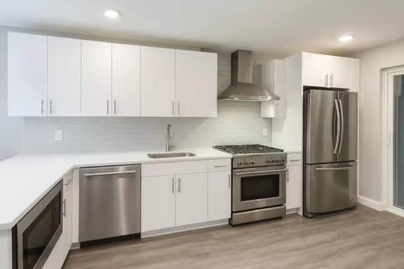 Point breeze, full house, 4 bedroom, backyard.