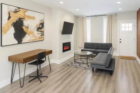 Point breeze, full house, 4 bedroom, backyard.
