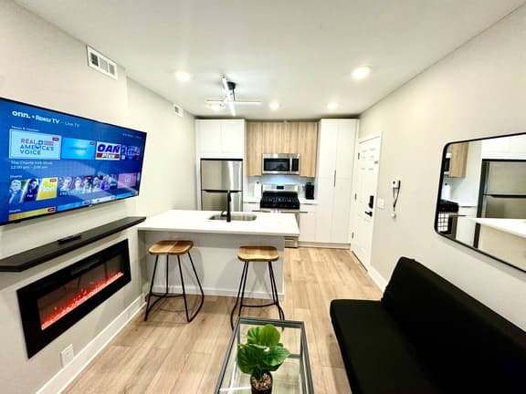 Beachblock 1bedroom w/parking 110 b2